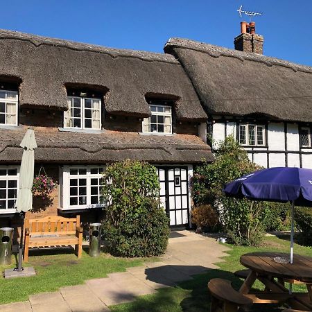 Old Hunters Lodge Whipsnade Limited Exterior foto